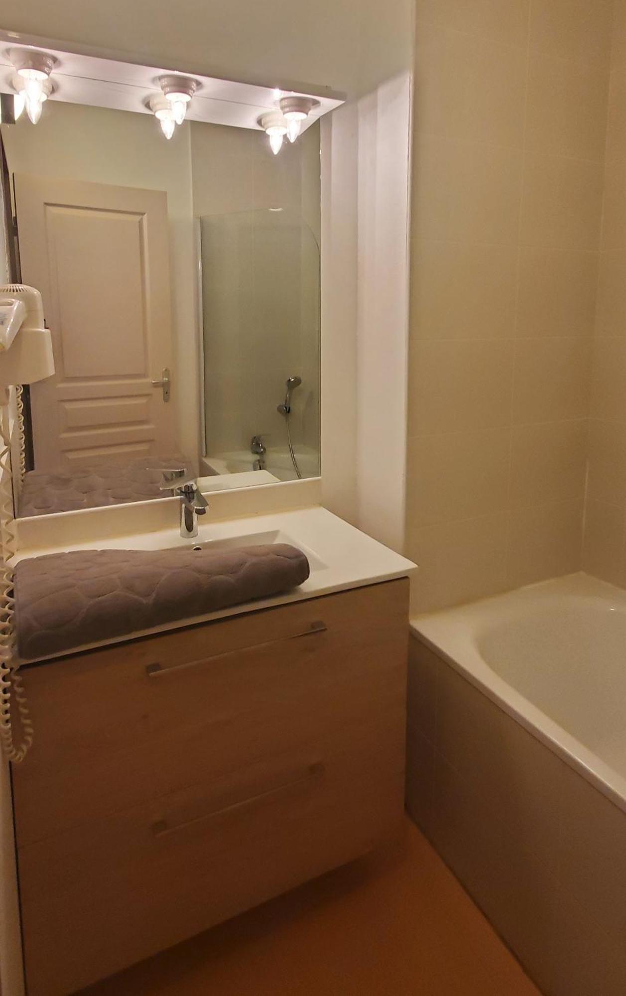 Holiday home Le Canal Climatisation Wi-fi Parking Jardin Piscine 15 Mn De Beziers *